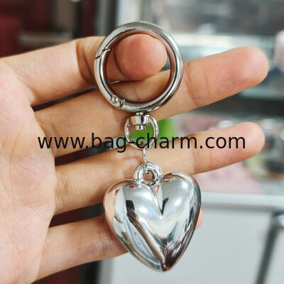 سلسلة مفاتيح على شكل قلب من GUGEER، زينة حقيبة على شكل قلب للحقائب، سلسلة مفاتيح على شكل قلب للنساء، هدية عيد الحب للنساء والفتيات